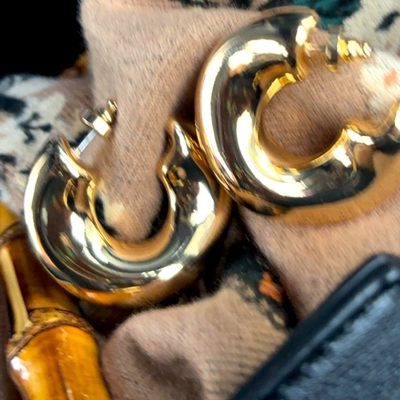 Vintage 18k gold tone Hollow Circle chunky hoop earrings - Picture 3 of 3